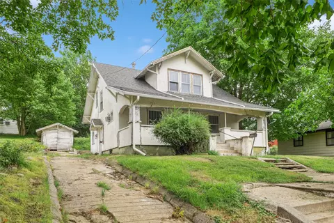 606 N 5th St, Guthrie Center, IA 50115