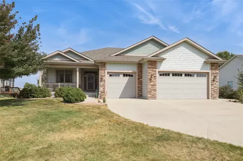 2042 Dorchester St, Norwalk, IA 50211
