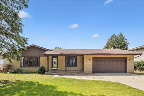 604 N Claire St, Prairie City, IA 50228