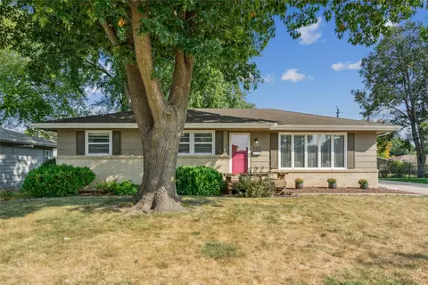 310 SE 10th St, Ankeny, IA 50021