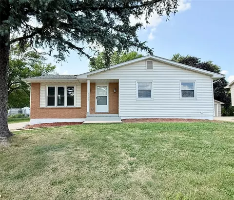 4408 70th St, Urbandale, IA 50322