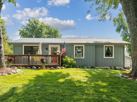 1118 Holly Dr, Norwalk, IA 50211