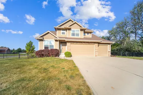 8400 NW 69th St, Johnston, IA 50131