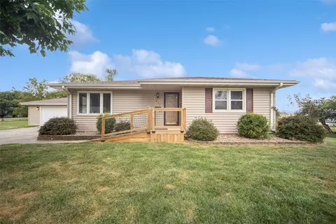 657 SW Fehn Dr, Ankeny, IA 50023