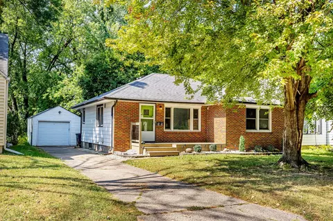1618 E 31st St, Des Moines, IA 50317
