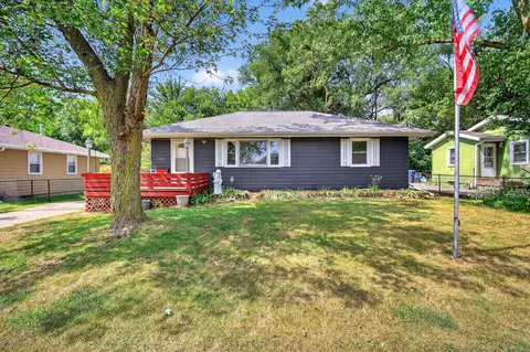 7460 Southview Dr, Des Moines, IA 50315