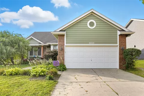 8824 Long Meadow Dr, Johnston, IA 50131