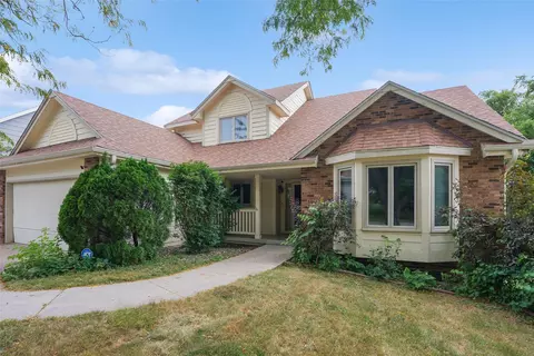 1824 NW 90th St, Clive, IA 50325