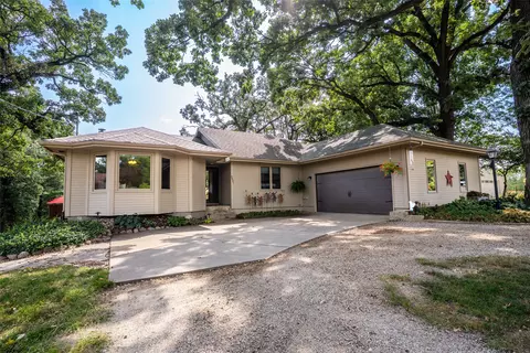 6491 SE 6th Ave, Pleasant Hill, IA 50327