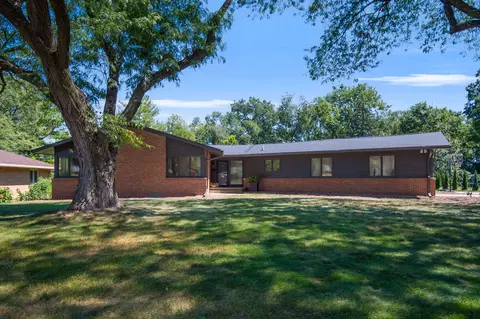 1031 7th St, West Des Moines, IA 50265