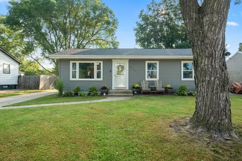 9113 Woodmayr Dr, Norwalk, IA 50211