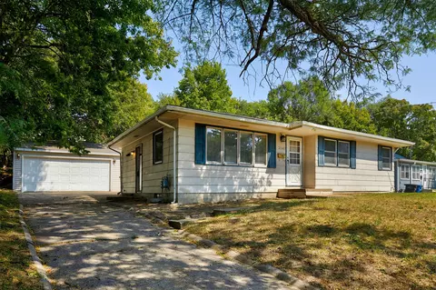 3248 Dubuque Ave, Des Moines, IA 50317