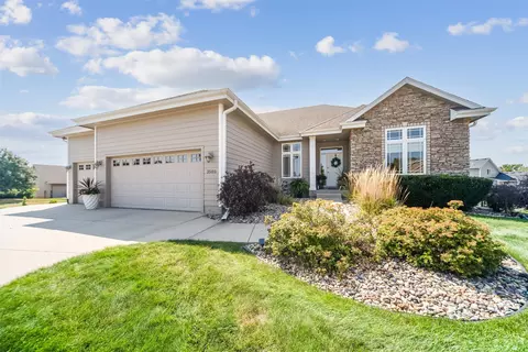 3505 NW Singing Hill Cir, Ankeny, IA 50023