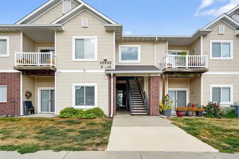10335 Norfolk Dr #16, Johnston, IA 50131