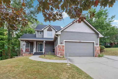 545 Christie Ln, Pleasant Hill, IA 50327