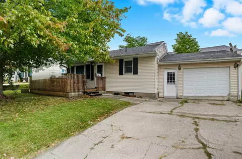 1108 N 6th Ave E, Newton, IA 50208