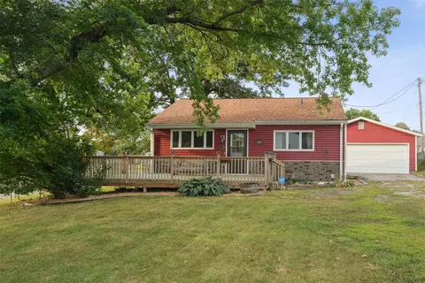 207 E 16th St N, Newton, IA 50208