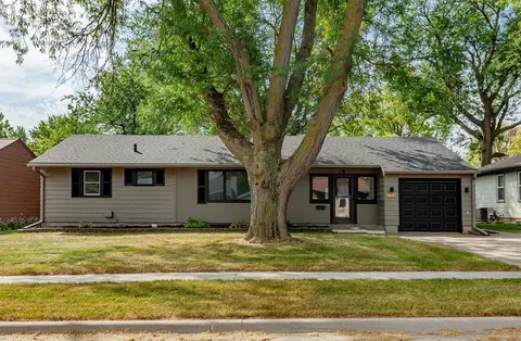 205 SEast Lawn Dr, Ankeny, IA 50021
