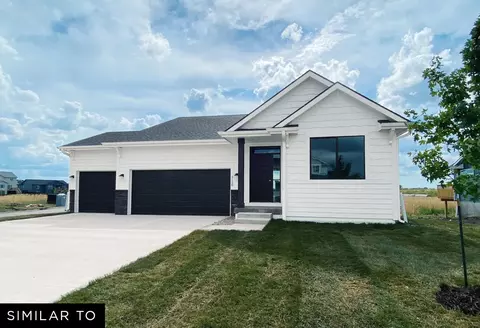 1116 Mulberry Dr NW, Bondurant, IA 50035
