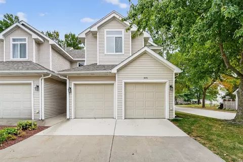 6800 Ashworth Rd #306, West Des Moines, IA 50266
