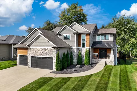 3920 163rd St, Urbandale, IA 50323