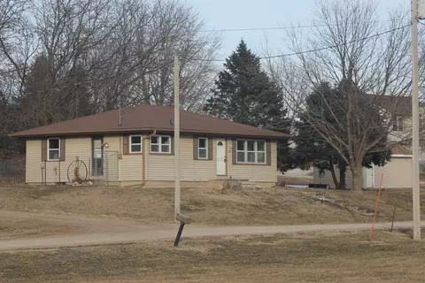 100 South St, Searsboro, IA 50242