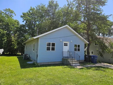 935 23rd St, Des Moines, IA 50312