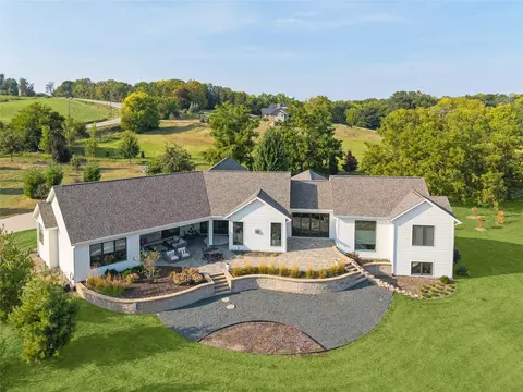 31275 Crosscreek Rd, Waukee, IA 50263