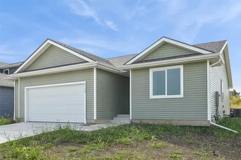 5130 Synergy St, Van Meter, IA 50261