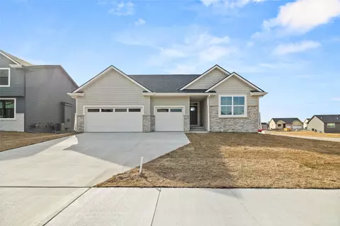 2570 SE Kettleridge Ln, Waukee, IA 50263