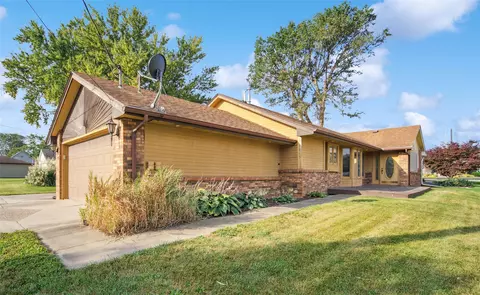 1915 Locust St, Granger, IA 50109