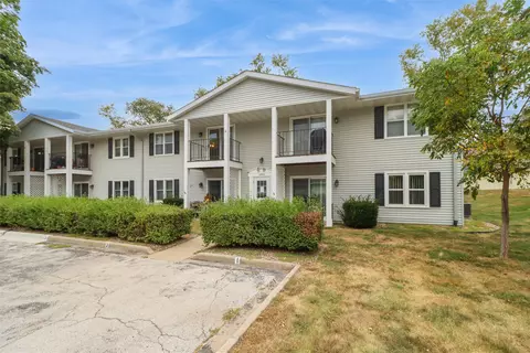 1252 49th St #4, West Des Moines, IA 50266
