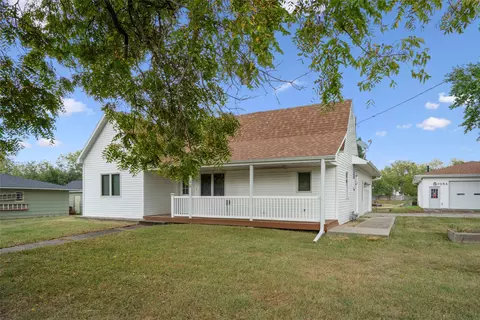 708 Grand Ave, New Virginia, IA 50210