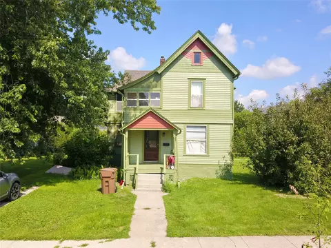 1202 Main St, Grinnell, IA 50112