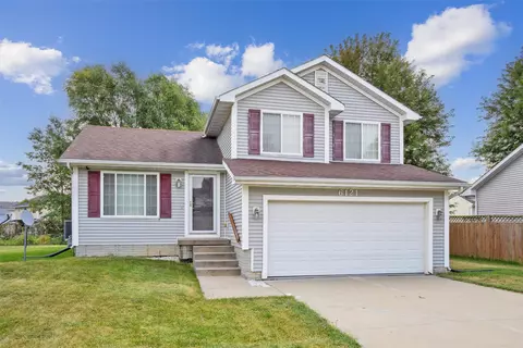 6121 Four Pines St, Johnston, IA 50131