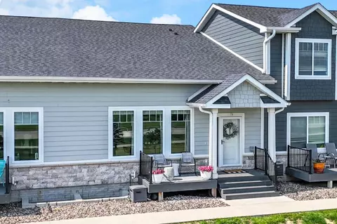 9163 Maisy Ln, West Des Moines, IA 50266