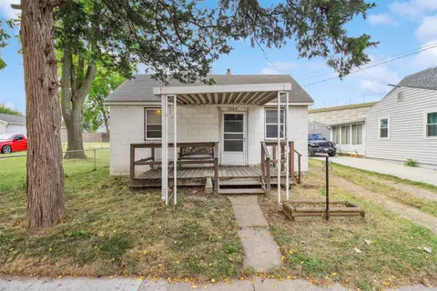 1242 E 21st St, Des Moines, IA 50317