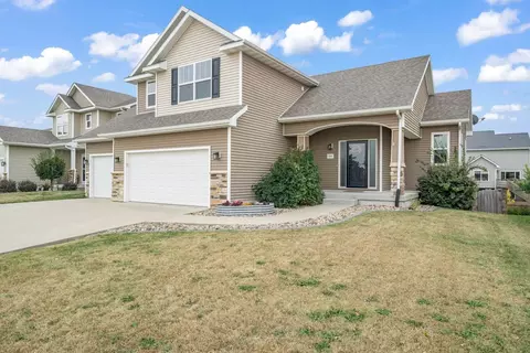 5025 NE Briarwood Dr, Ankeny, IA 50021