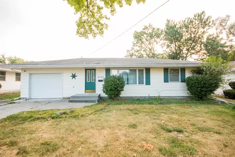 4105 65th St, Urbandale, IA 50322