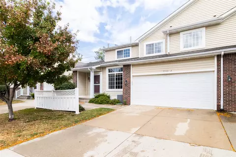 5500 Longview Ct #2, Johnston, IA 50131