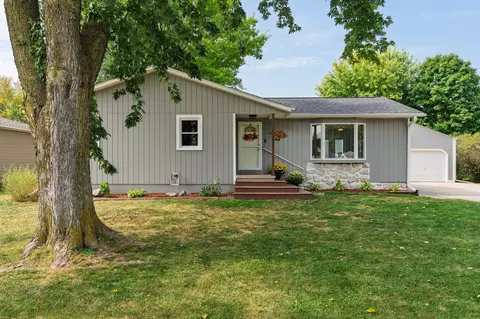 617 Race St, Cambridge, IA 50046