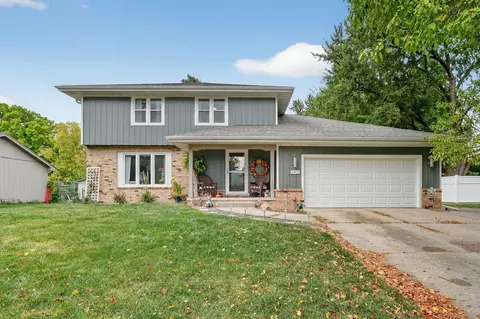 3905 Francrest Dr, West Des Moines, IA 50266