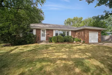 7307 Douglas Ave, Urbandale, IA 50322