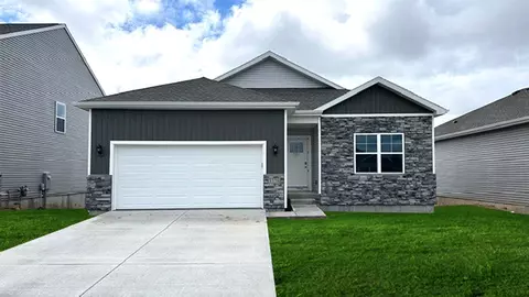 585 Raccoon St, Waukee, IA 50263