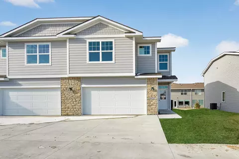 5422 153rd St, Urbandale, IA 50323