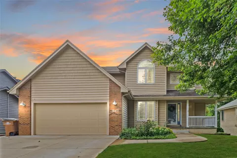 4750 Waterford Dr, West Des Moines, IA 50265