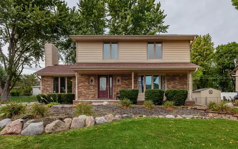906 SE Uehlamar Dr, Ankeny, IA 50021