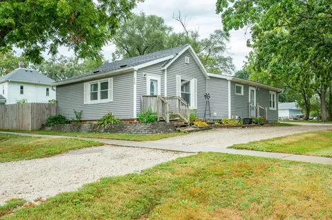 209 Locust St, De Soto, IA 50069