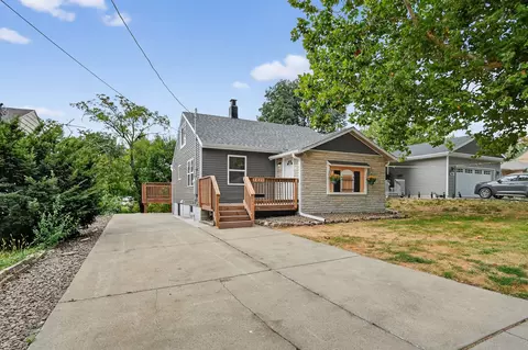 3824 SW 12th St, Des Moines, IA 50315