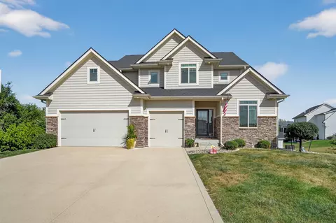613 NW Harvest Ct, Grimes, IA 50111